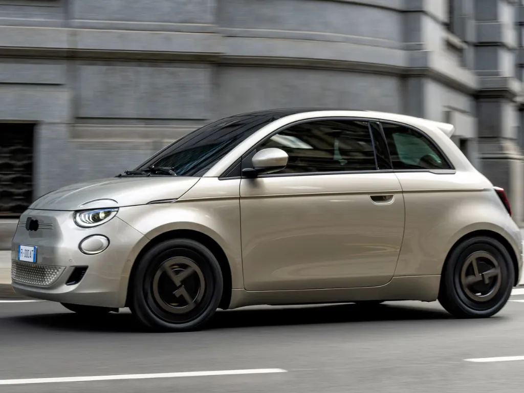 ميكانيكي سيارات فيات بالقرب مني في دبي