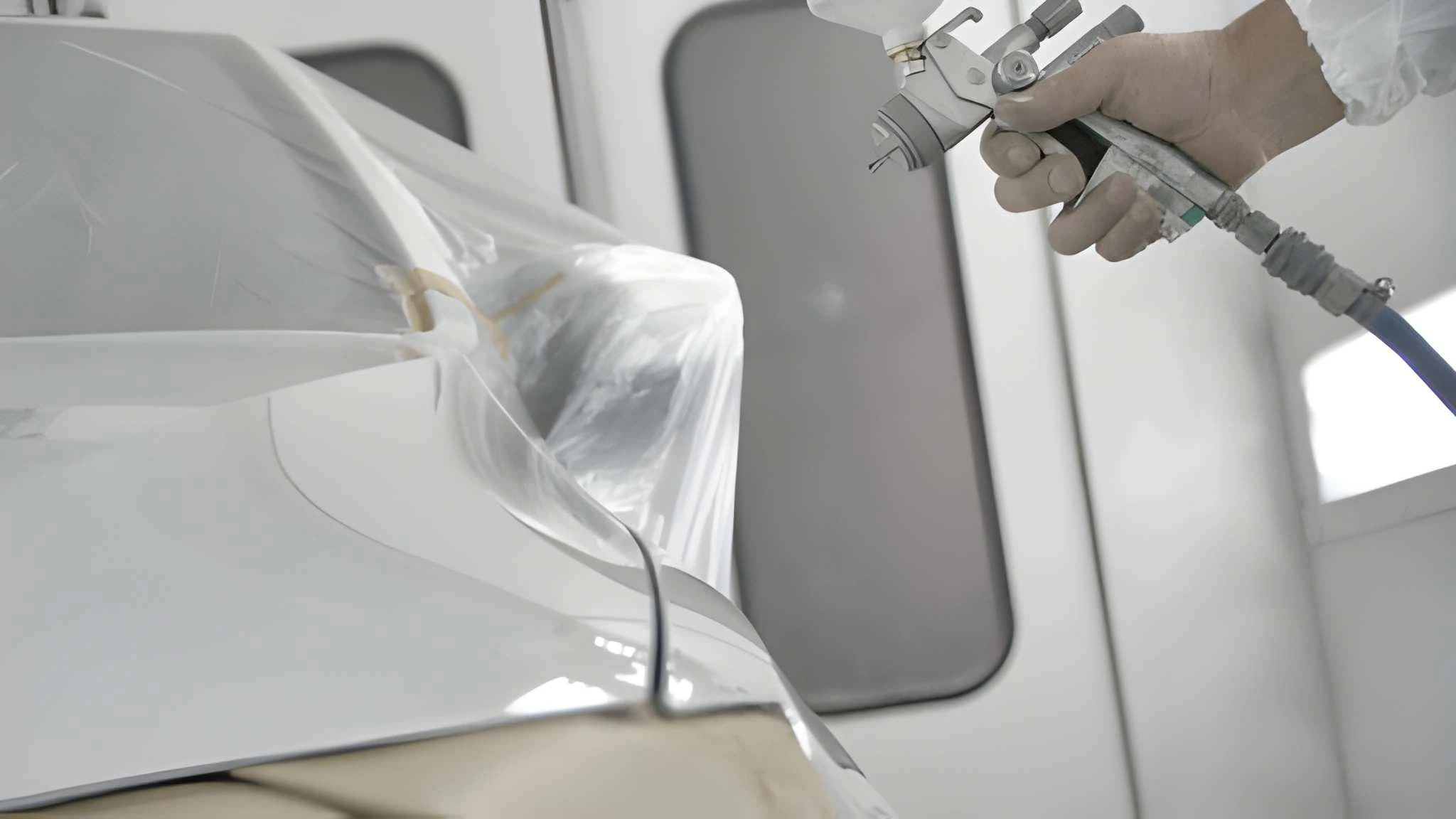 لوحة مرسيدس بالقرب مني